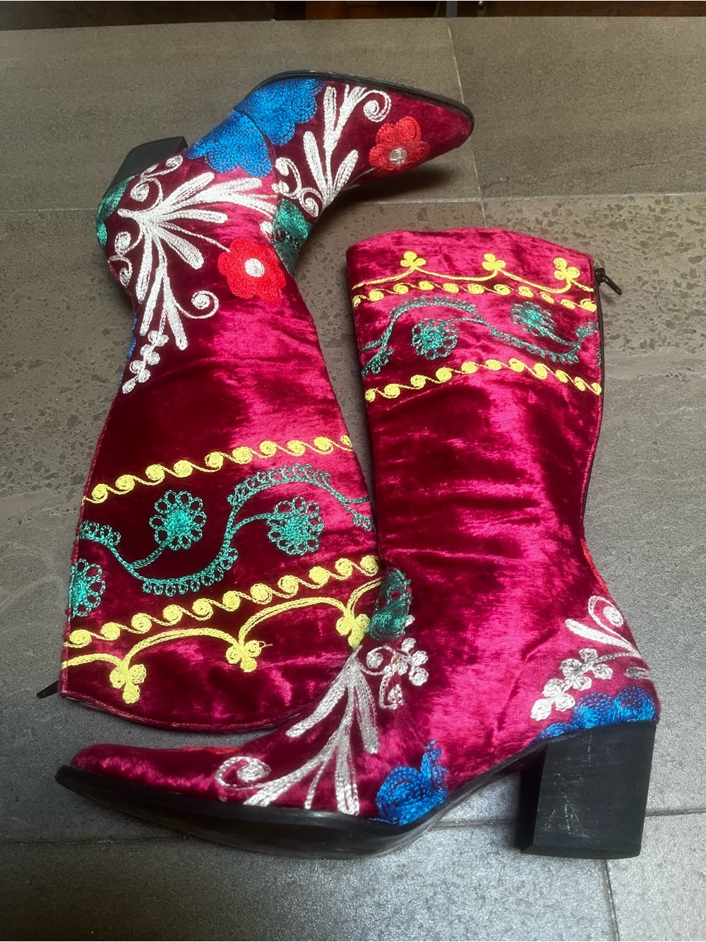 Vintage Artemis Arte Red Velvet Boots Floral Applique Size 39 - Picture 3 of 9